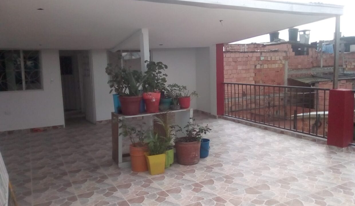 aa5e86c6-6a71-41ef-99f5-58d772e264ce