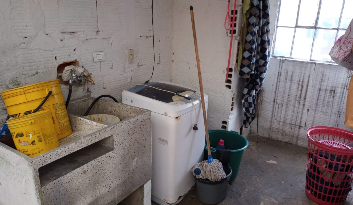 2c3791ad-682c-40fe-a5e8-7577bfcc767c